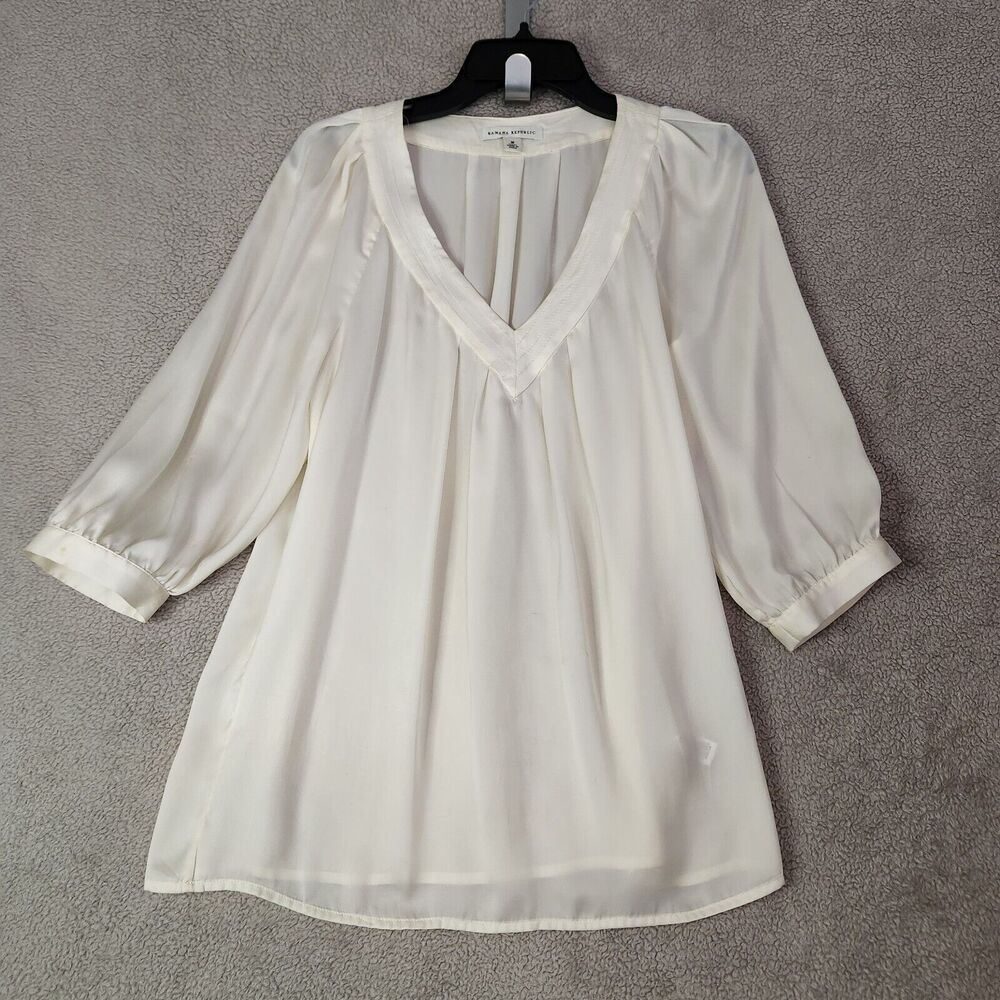 Sheer Banana Republic Blouse v Neck Size Medium